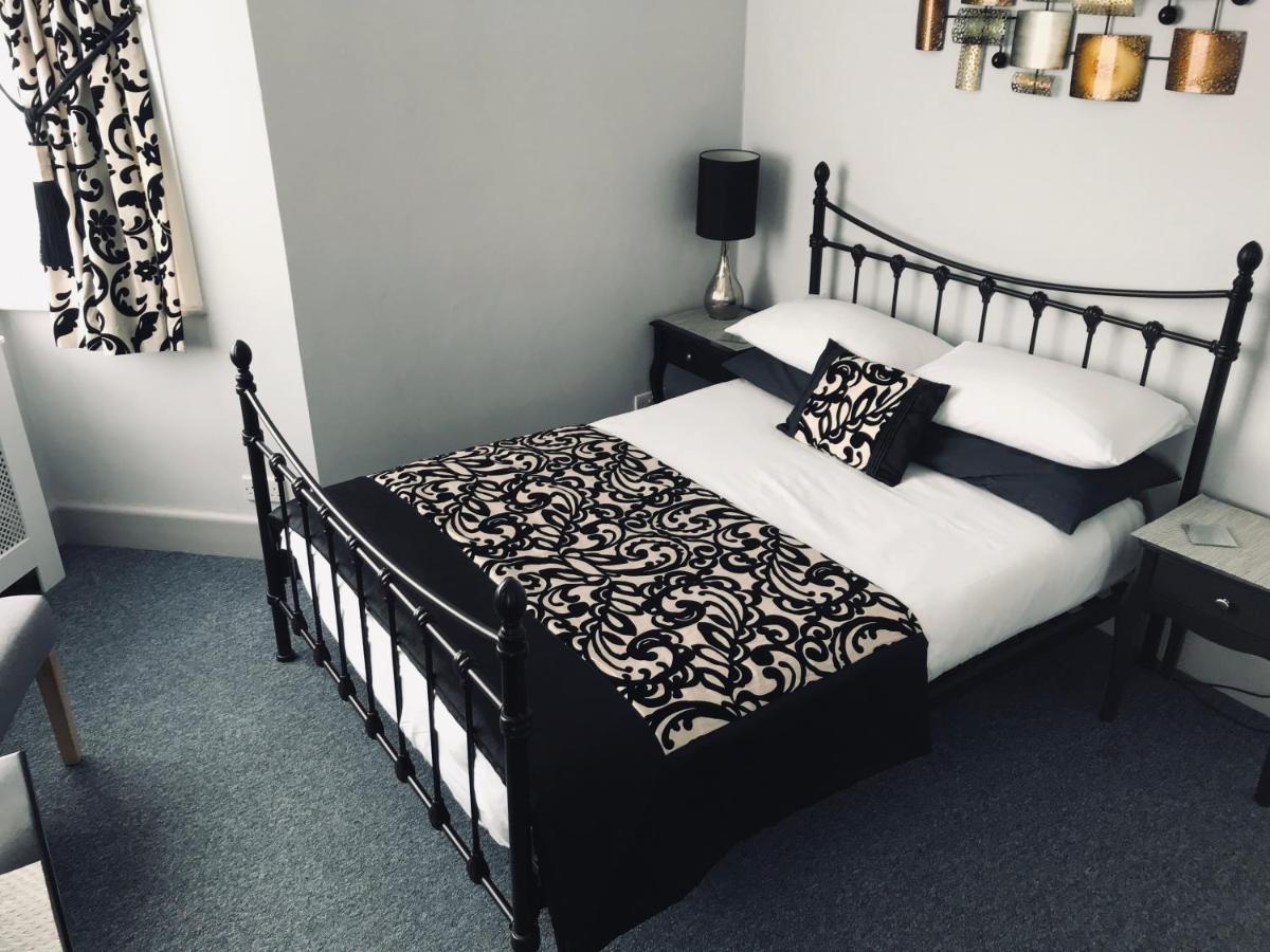 Castle Lodge Guest House نيوبورت المظهر الخارجي الصورة