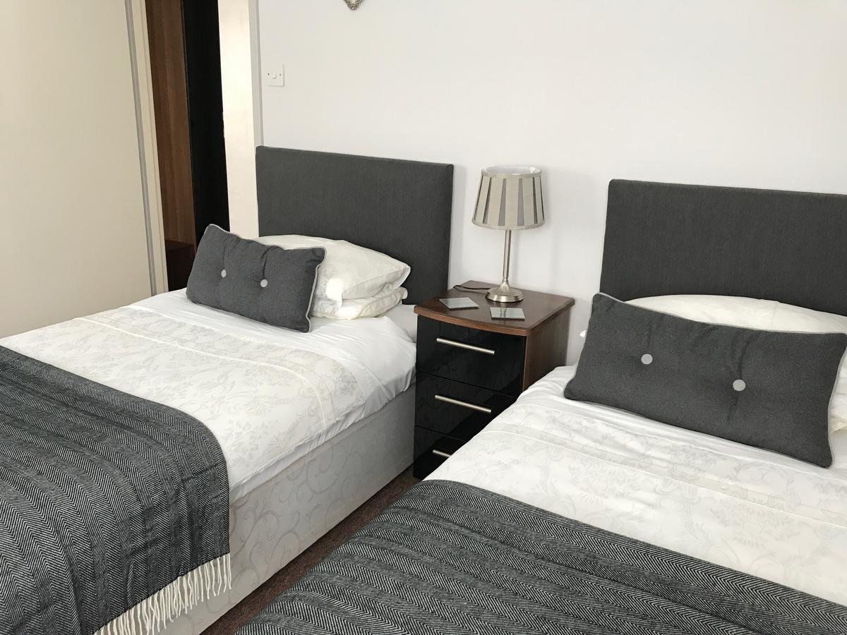 Castle Lodge Guest House نيوبورت المظهر الخارجي الصورة