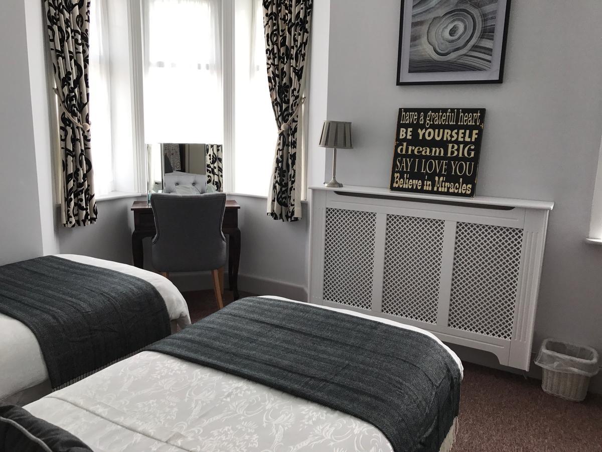 Castle Lodge Guest House نيوبورت المظهر الخارجي الصورة