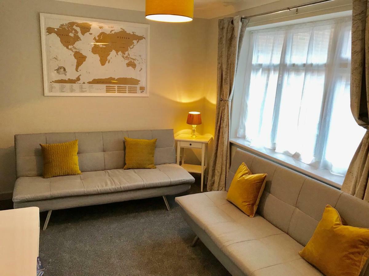 Castle Lodge Guest House نيوبورت المظهر الخارجي الصورة